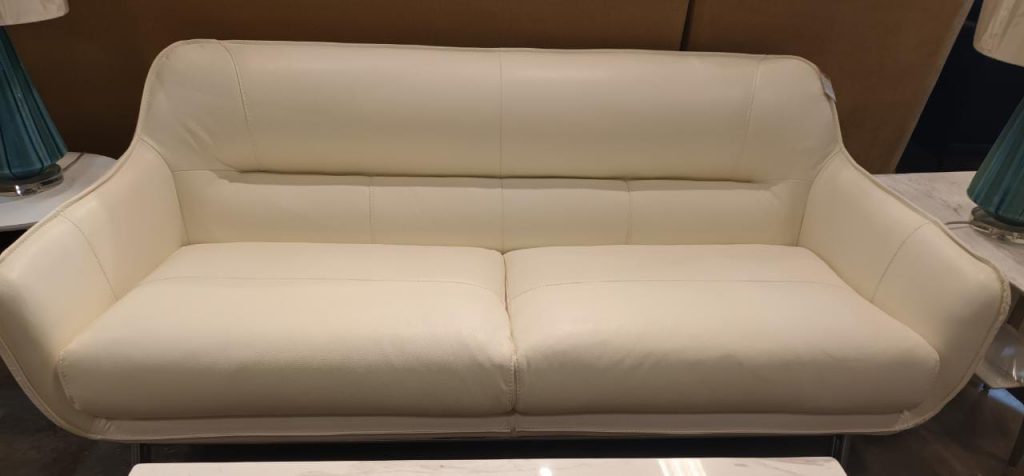SOFA HUNTER
